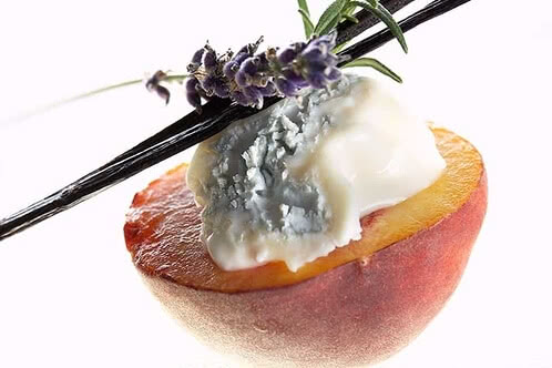 Рецепт: Gorgonzola, печена бресква у тигању